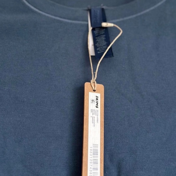 NWT SKIMS COTTON JERSEY T-SHIRT - Size M | Harbor - Picture 7 of 7